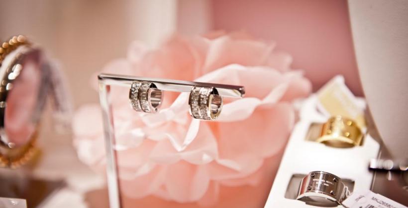 Сребърни бижута с камъни - достойна алтернатива на златото -Мода Сребърни бижута с камъни - достойна алтернатива на златото -Мода