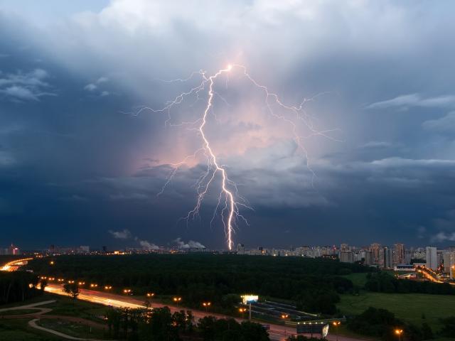 Малко история за ЕОН -България Малко история за ЕОН -България